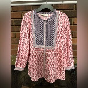 🛍️ Loft button down shirt never worn condition.